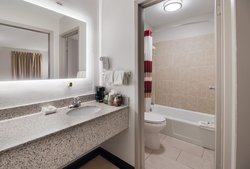  - Red Roof Inn & Suites Jackson - I-40, Exit 82