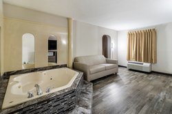  - Red Roof Inn & Suites Jackson - I-40, Exit 82