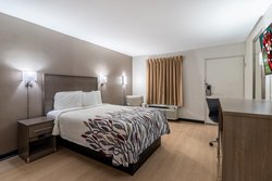  - Red Roof Inn & Suites Jackson - I-40, Exit 82