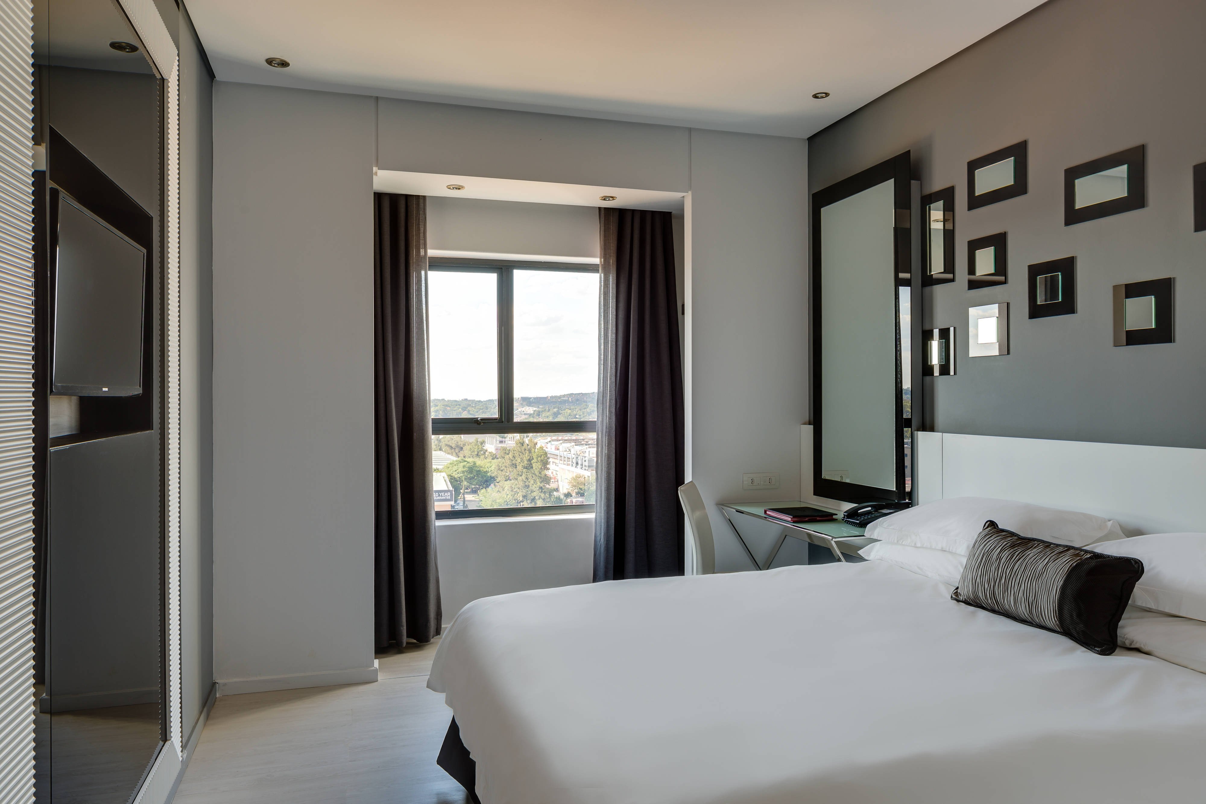 Protea Hotel Fire and Ice by Marriott Pretoria Menlyn-guestroom-Guest Room King.jpg