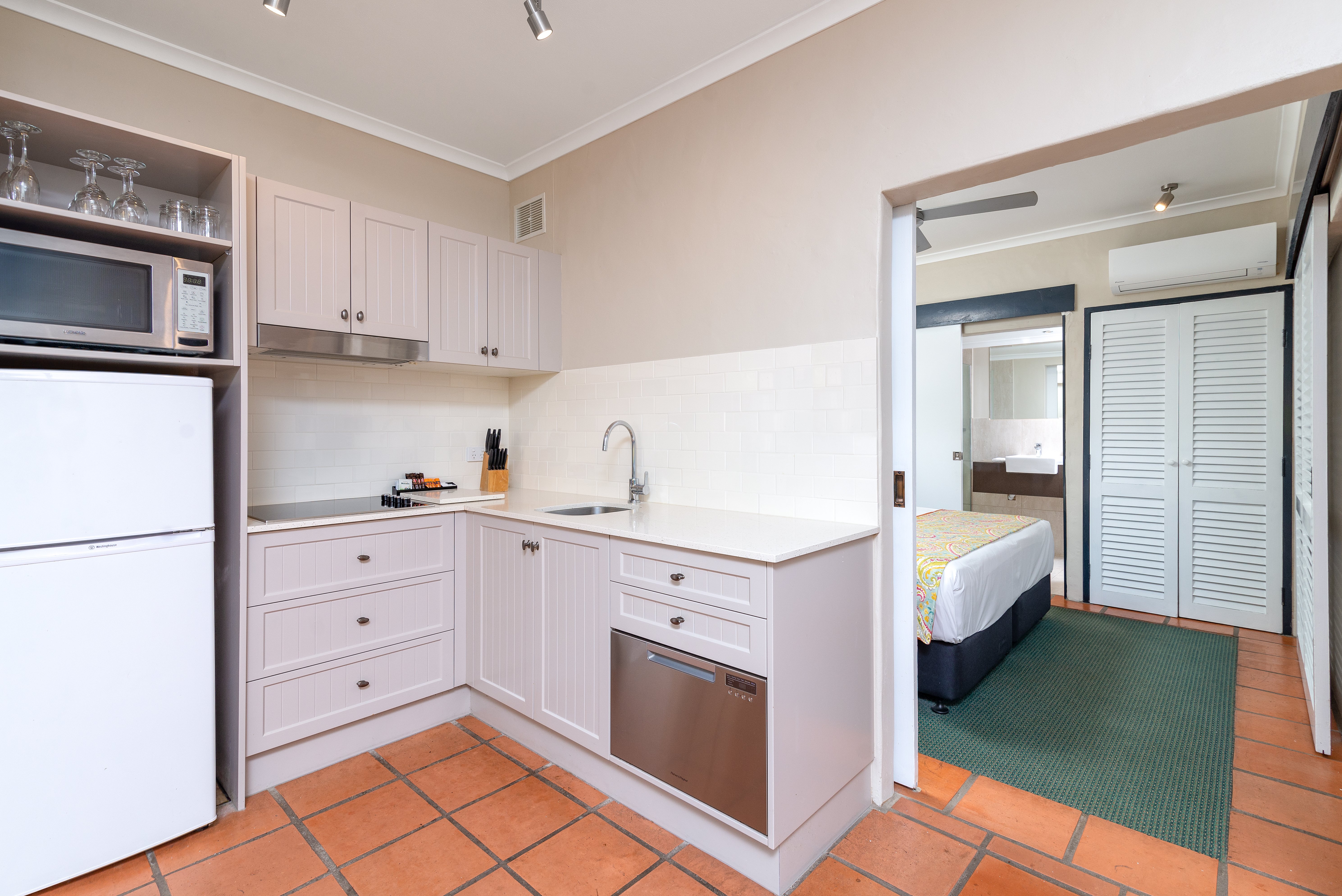 VILLA SAN MICHELE-guestroom-Kitchen.jpg