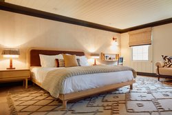  - Faraway Martha's Vineyard Boutique Hotel Edgartown