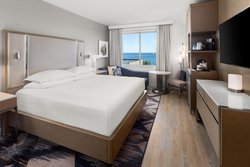  - Sheraton Hotel Downtown Duluth - I-35, Exit 256B