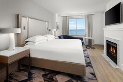  - Sheraton Hotel Downtown Duluth - I-35, Exit 256B