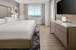  - Sheraton Hotel Downtown Duluth - I-35, Exit 256B