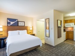  - Staybridge Suites Franklin - I-41 & I-94, Exit 322