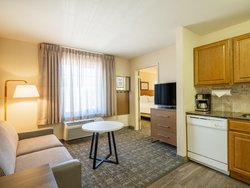  - Staybridge Suites Franklin - I-41 & I-94, Exit 322