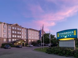  - Staybridge Suites Franklin - I-41 & I-94, Exit 322