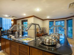  - Staybridge Suites Franklin - I-41 & I-94, Exit 322