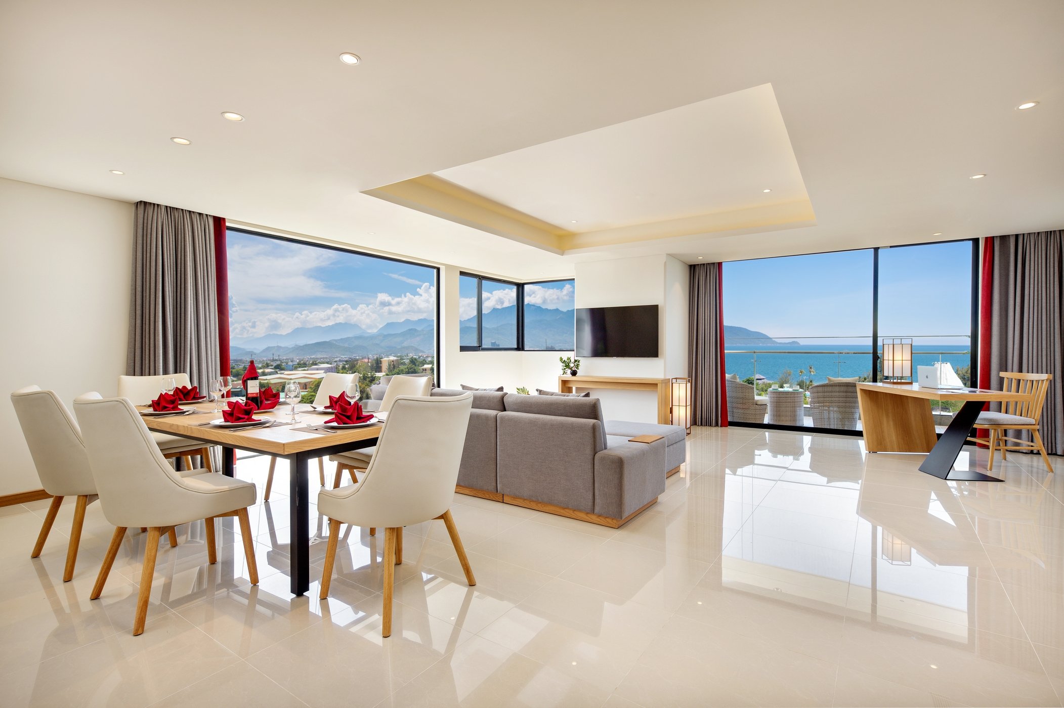 DA NANG MIKAZUKI JAPANESE RESO-guestroom-Executive Suite Panoramic Ocean View.jpg