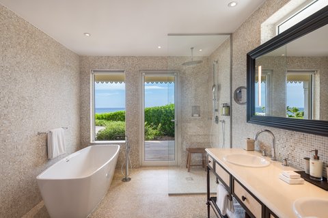 Bougainvillea Suite Main Bathroom