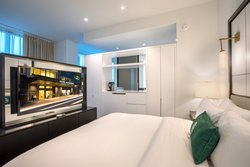  - Laura Hotel Downtown Houston