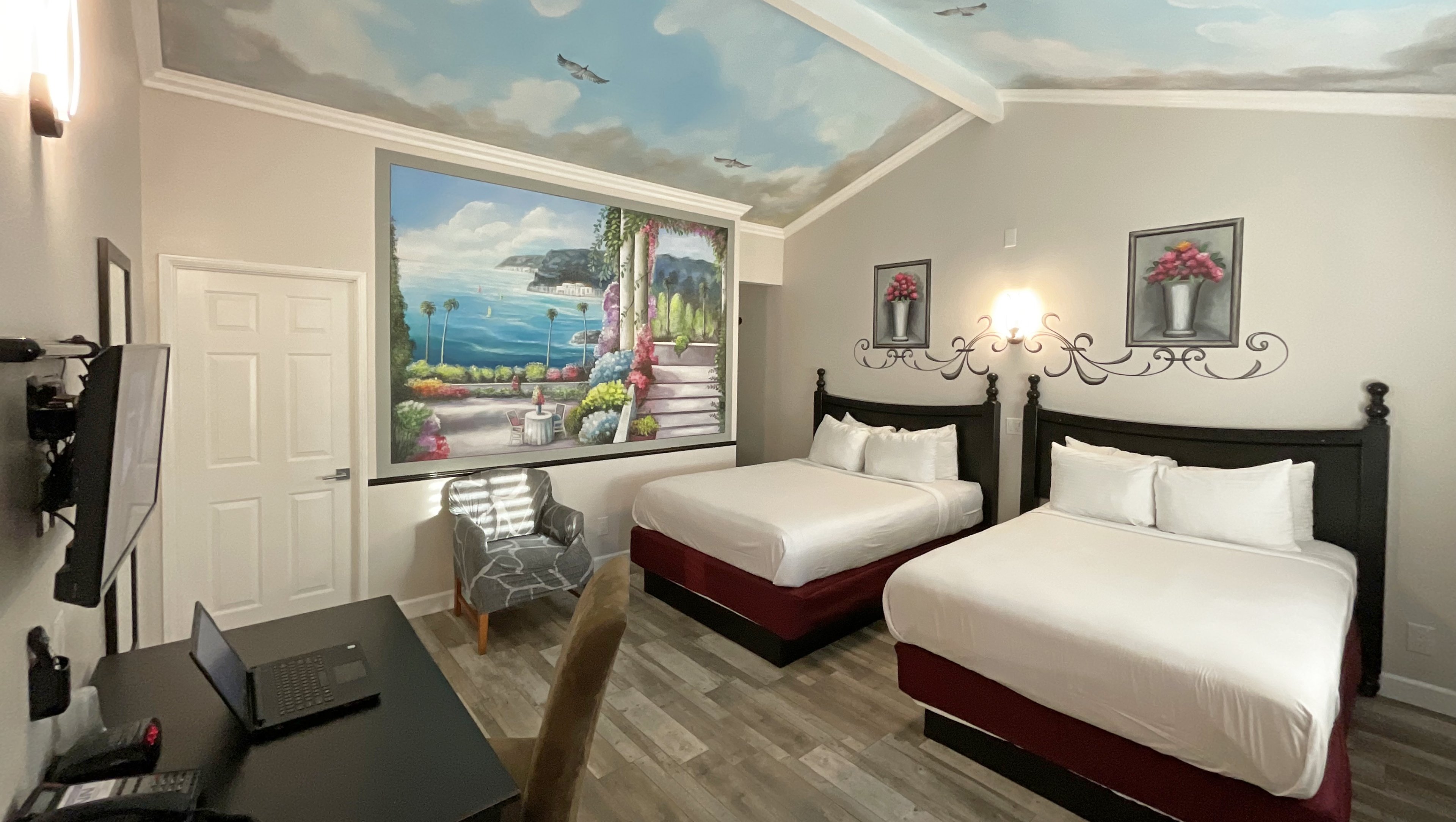 Escondido Inn-guestroom-Escondido Inn Guestroom.jpg