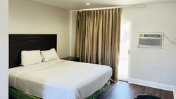  - Lanai Motel Alhambra