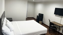  - Lanai Motel Alhambra