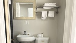  - Lanai Motel Alhambra