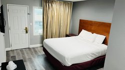  - Lanai Motel Alhambra