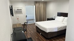  - Lanai Motel Alhambra