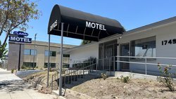  - Lanai Motel Alhambra