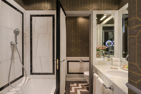 HERITAGE MADRID HOTEL - Photo 13