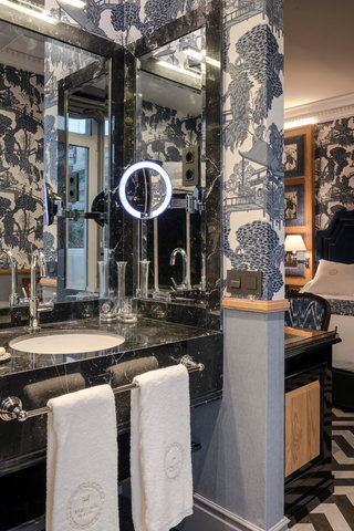 HERITAGE MADRID HOTEL - Photo 15