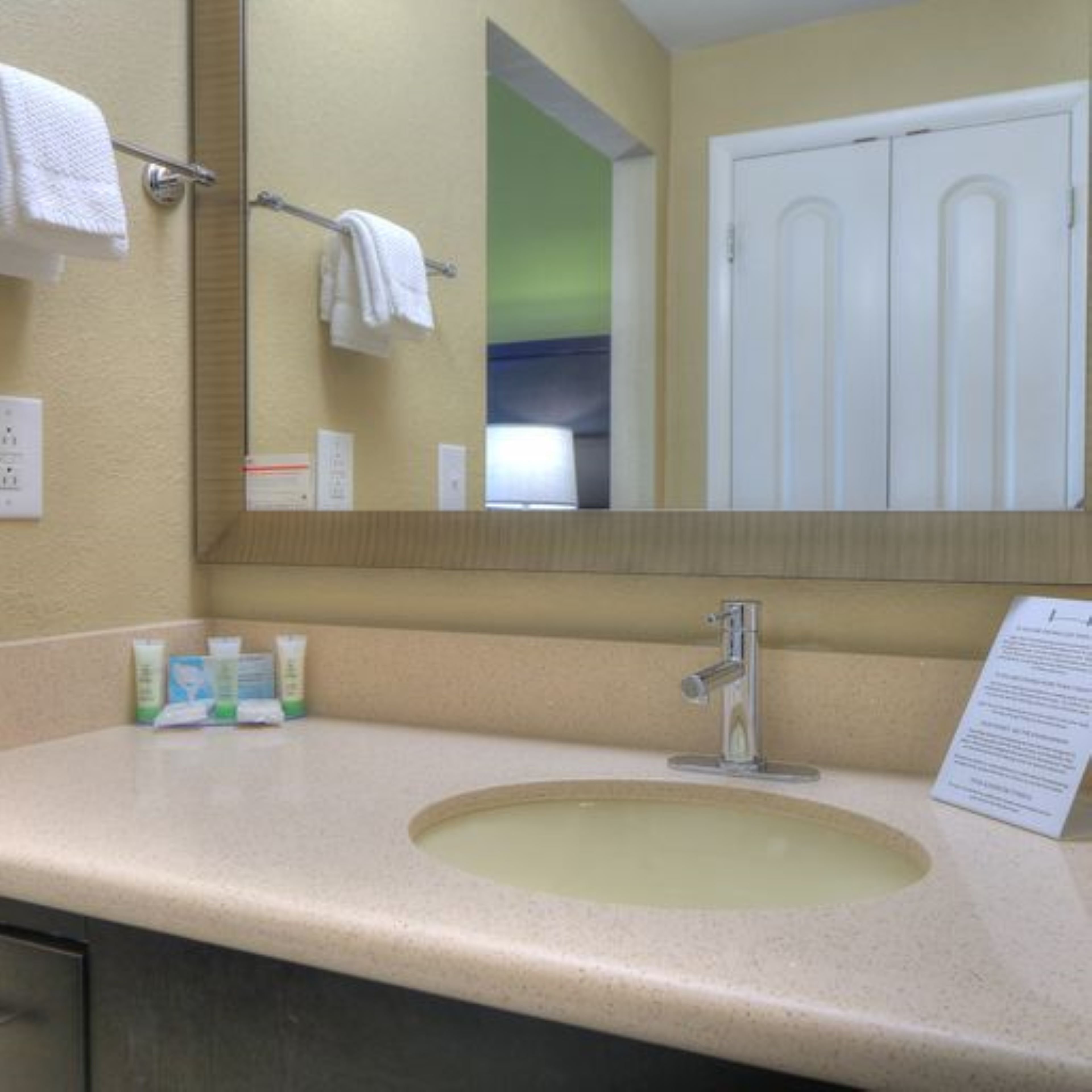 STAYBRIDGE STES WEST-guestroom-Suite Bathroom.jpg