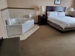  - Holiday Inn Express & Suites Tipp City - I-75, Exit 68