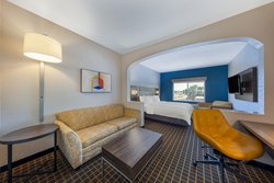  - Holiday Inn Express & Suites Pittsburg