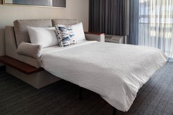  - Courtyard by Marriott Southcenter Tukwila - I-5, Exit 153