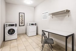  - Holiday Inn Express Corydon - I-64, Exit 105