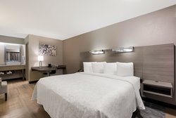  - Red Roof Plus+ Inn & Suites Naperville