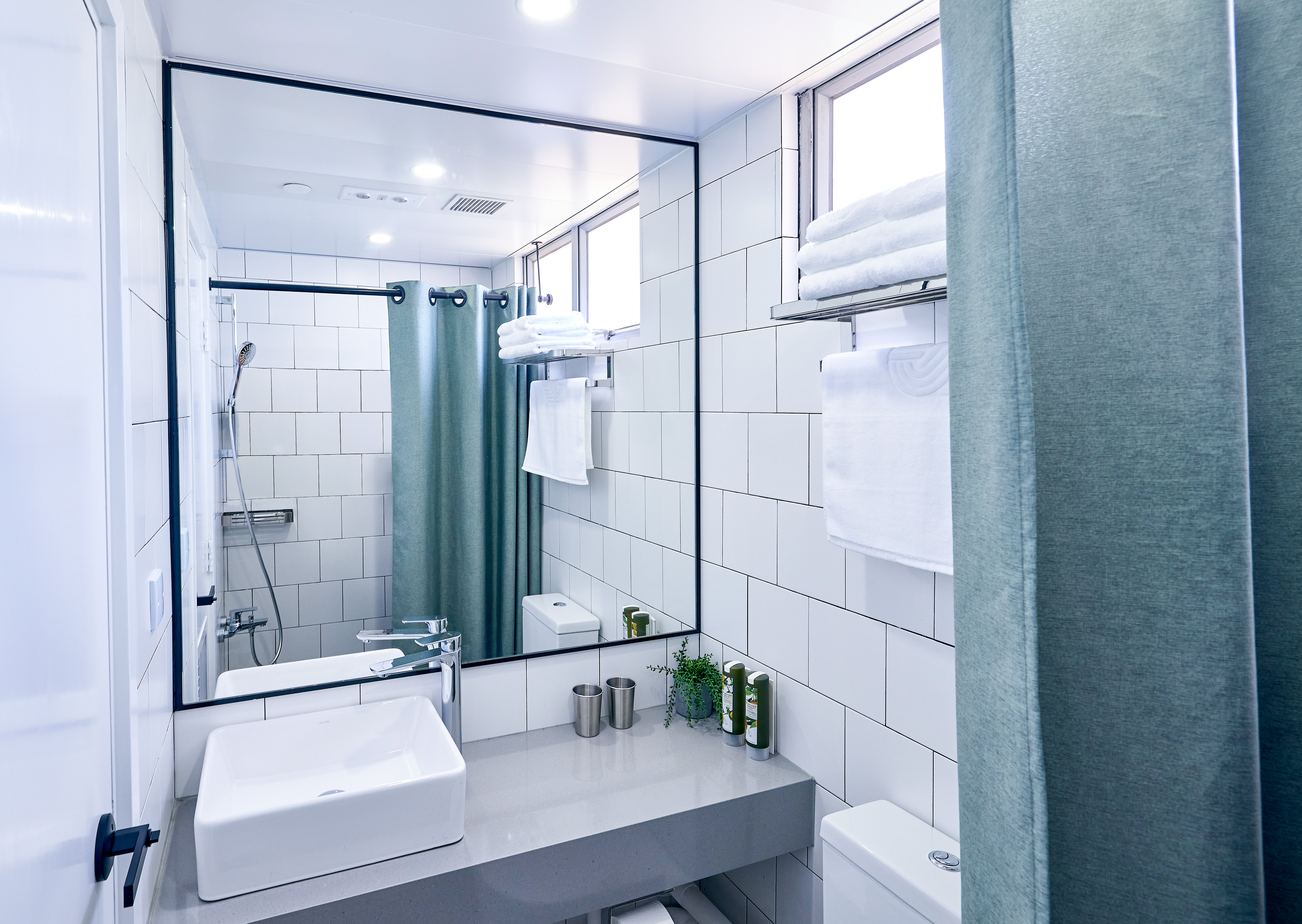 SOUTH NEST-guestroom-South Nest - Bathroom.jpg