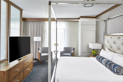  - Hotel Landing Wayzata