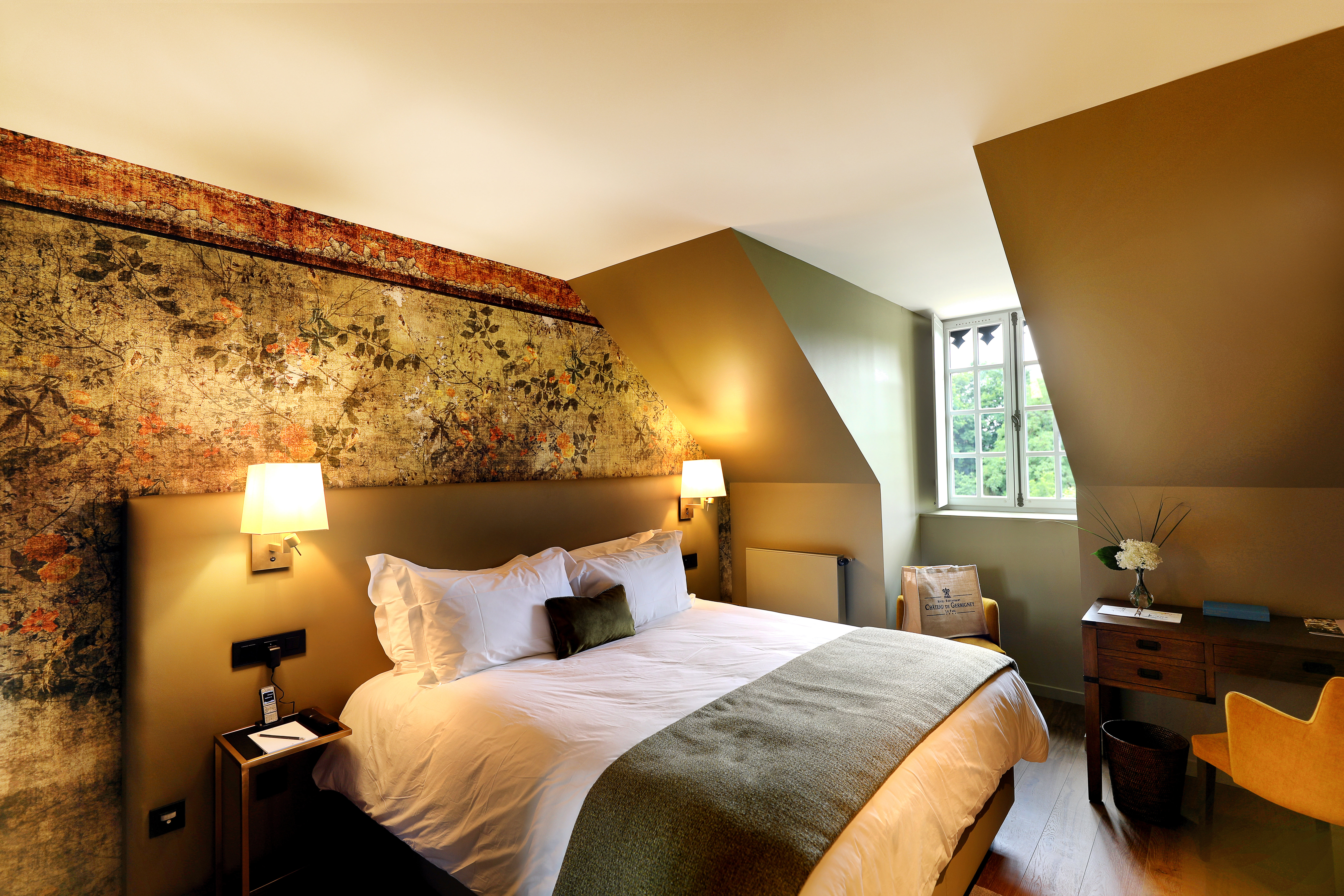 Chateau de Germigney-guestroom-Zen Luxury Room.jpg