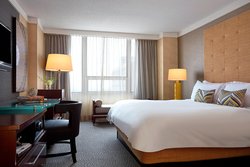  - Renaissance Hotel Downtown Columbus - I-71, Exit 108