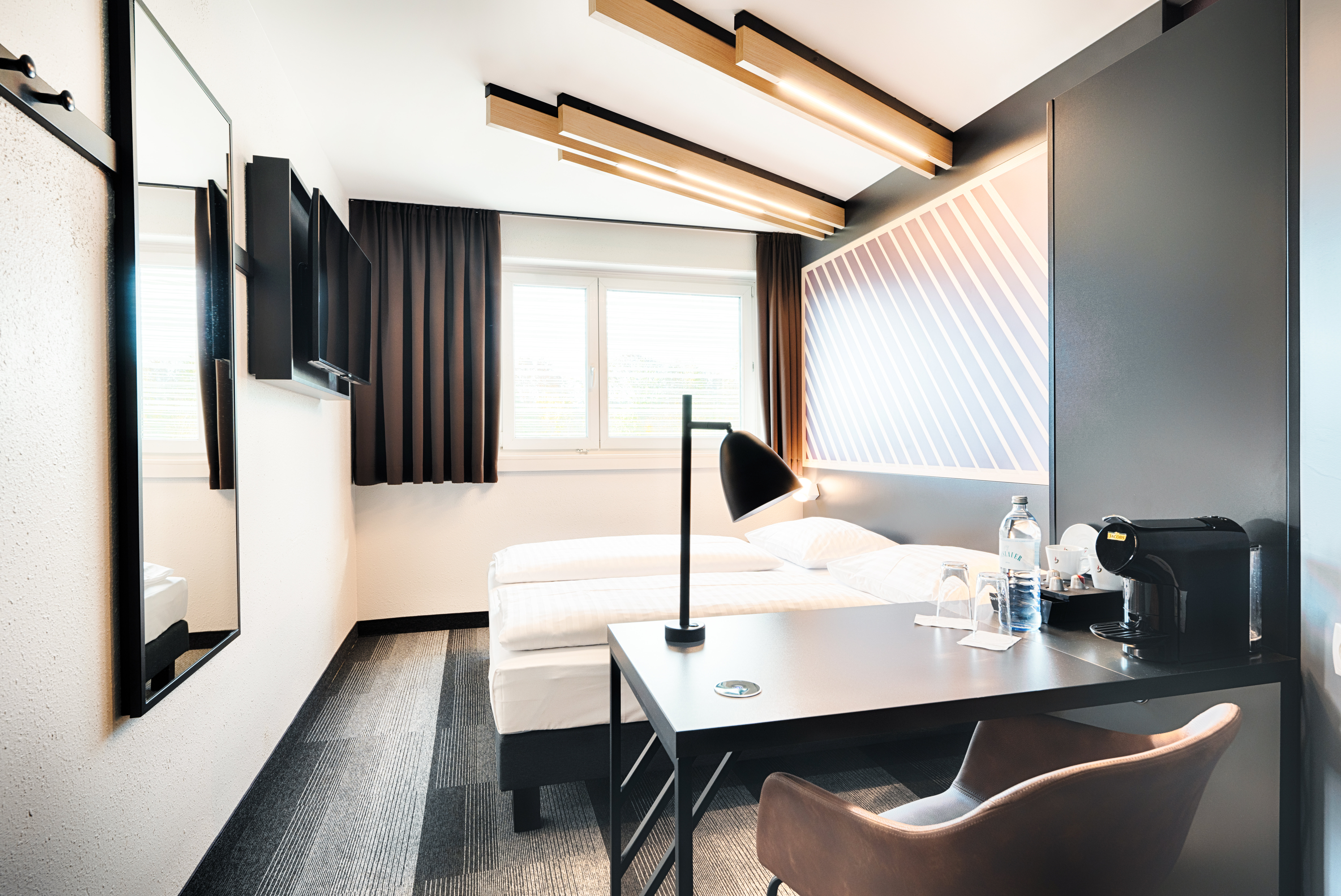 B&B HOTEL SALZBURG-NORD-guestroom-GUEST ROOM.jpg