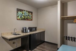  - Holiday Inn Express & Suites Indio - I-10, Exit 144