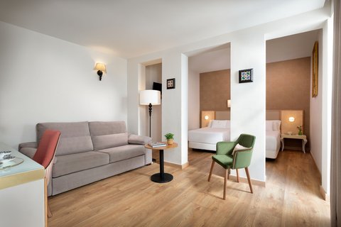 LOS SEISES SEVILLA - Photo 25