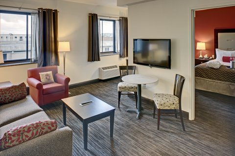 Suite lounge