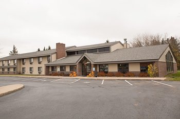 Boarders Inn & Suites