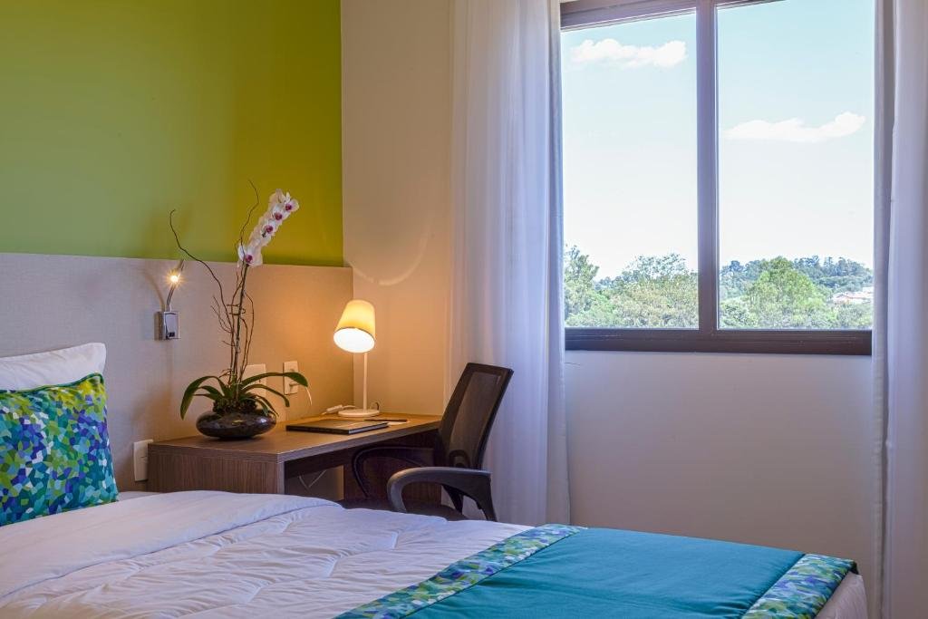 BLUE TREE TOWERS VALINHOS-guestroom-Valinhos Deluxe.jpg
