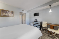  - La Flora Hotel Miami Beach