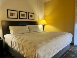  - Holiday Inn & Suites Springfield - I-44, Exit 80