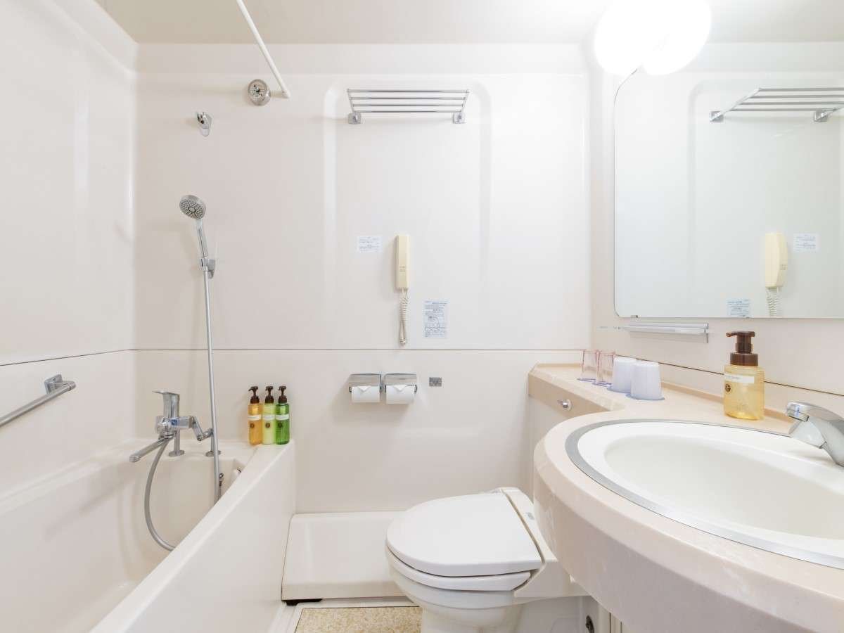 ART HOTEL KAGOSHIMA-guestroom-Bathroom.jpg
