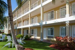  - Sunshine Suites Resort Grand Cayman