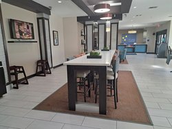  - Holiday Inn Express Kenedy