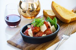  - Courtyard by Marriott Hotel Woodland Hills