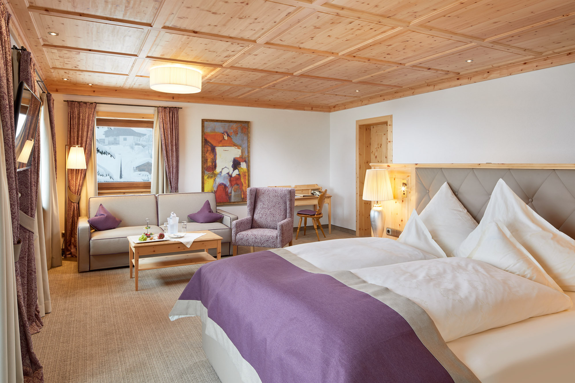 Hotel Singer-guestroom-Junior Suite.jpg