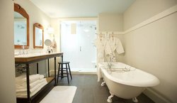  - Hotel on North Pittsfield