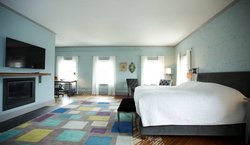  - Hotel on North Pittsfield